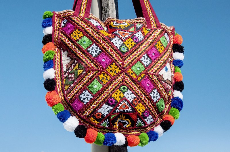 Hand-embroidered cross-body bag, ethnic wind bag, side backpack, shoulder bag, handmade bag, embroidery bag-desert flower - กระเป๋าแมสเซนเจอร์ - ผ้าฝ้าย/ผ้าลินิน หลากหลายสี