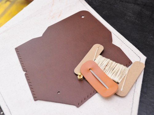 港產皮革｜Leatherism Handmade Products 信封形卡片夾 好好縫 皮革材料包 免費刻字 手工包 情侶禮物 卡夾 卡片套 名片夾 簡約實用 義大利皮 植鞣革 皮革DIY 伴侶 真皮 牛皮