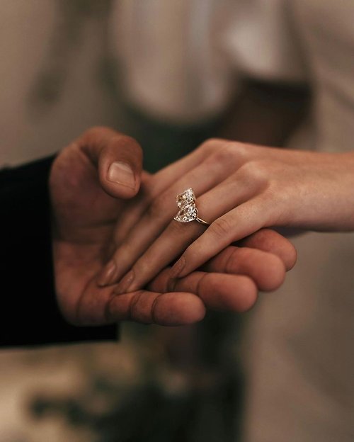 Glowy Jewelry 【新款熱賣手作】閃耀的雙寶石戒指 是與摯愛共譜愛情故事的最佳