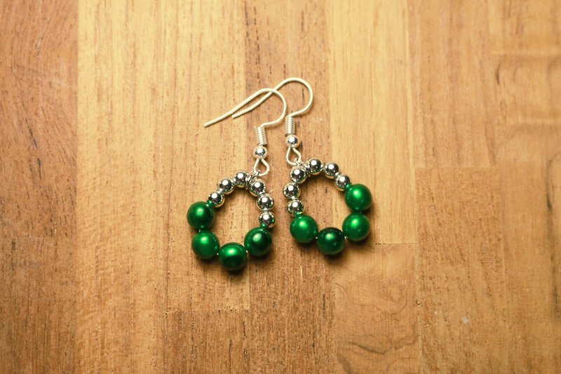 // green fruit earrings ear hook ear clip / / ve117 - Earrings & Clip-ons - Plastic Green