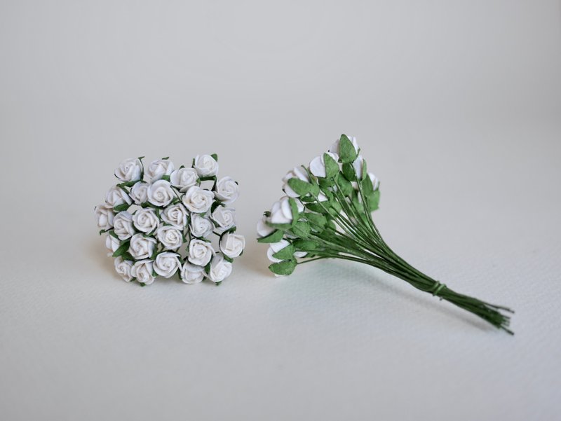 Paper flower, 50 pieces, size 1.0 x 1.0 cm. budding rose flower, white color. - 其他 - 紙 白色