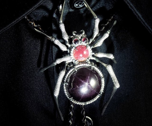 Gold tone spider pin - Gem