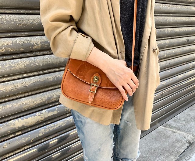 Vintage-Inspired Leather Messenger Bags Available In Many Sizes