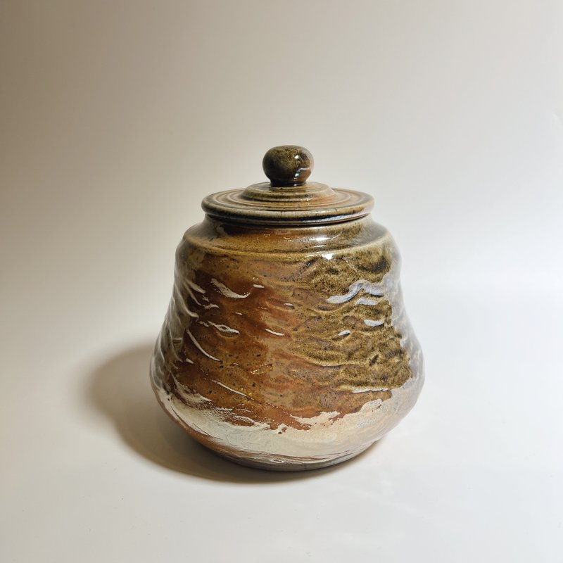 Super beautiful firewood burnt ash and fire marks half a catty tea warehouse / tea can / tea storage device / Xiao Pingfan's hand - Other - Pottery Khaki