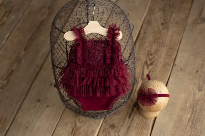 Burgundy romper for newborn baby girl with headband: baby photo shoot kit - เครื่องประดับ - โลหะ 