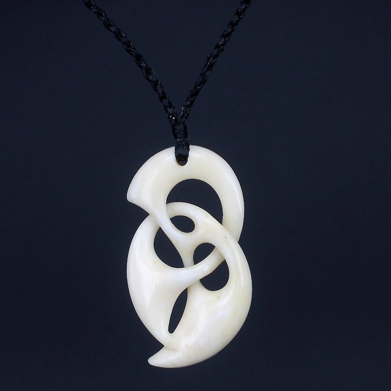 3-ring interlocking pendant simple personality atmosphere infinite symbol handmade bone carving necklace gift for men and women friends - Necklaces - Other Materials 