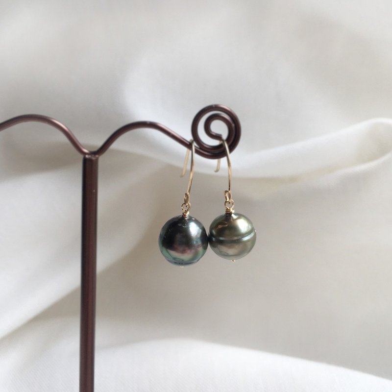 K14GF Tahitian Baroque Pearl Earrings - ต่างหู - ไข่มุก สีดำ