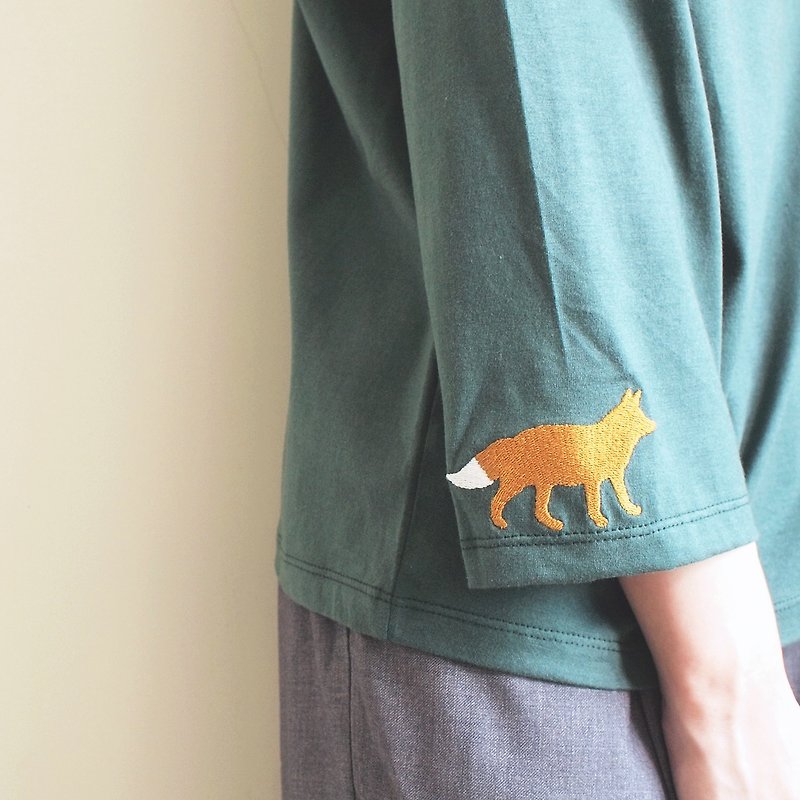 fox sleeve t-shirt : green - เสื้อยืดผู้หญิง - ผ้าฝ้าย/ผ้าลินิน สีเขียว