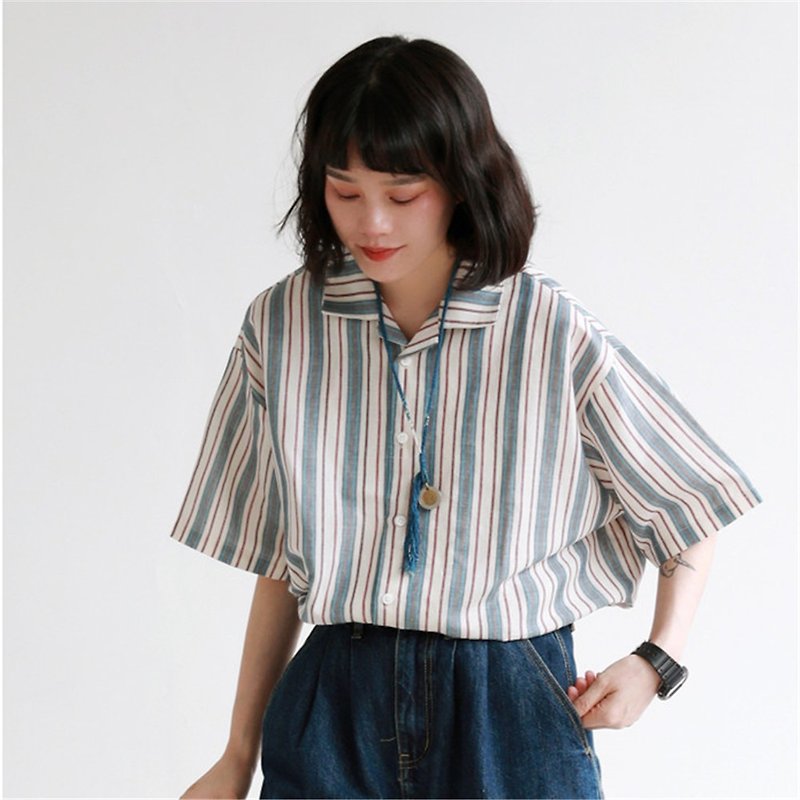 Red, white and blue stripes 100% linen Japanese youth shirt unisex loose short-sleeved shirt S-XL - เสื้อเชิ้ตผู้หญิง - ผ้าฝ้าย/ผ้าลินิน ขาว