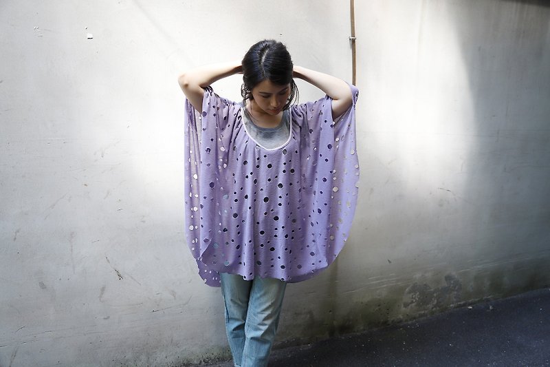 Round Neck Variety Hole Cloak-Lotus Root Purple (can be used as a cloak, blouse, scarf, dress) - สเวตเตอร์ผู้หญิง - เส้นใยสังเคราะห์ สีม่วง