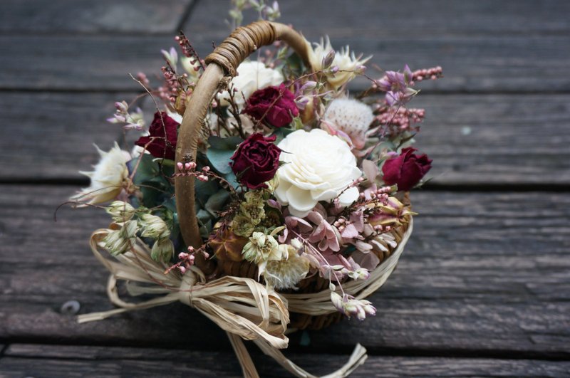 靜謐森林玫瑰花籃 乾燥花 不凋花 花禮 - 乾燥花/永生花 - 植物．花 紅色