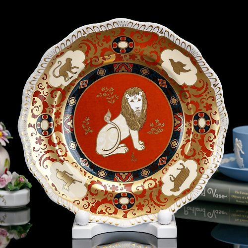 擎上閣裝飾藝術 限量英國製Royal Crown Derby 2001年獅王骨瓷裝飾盤掛盤