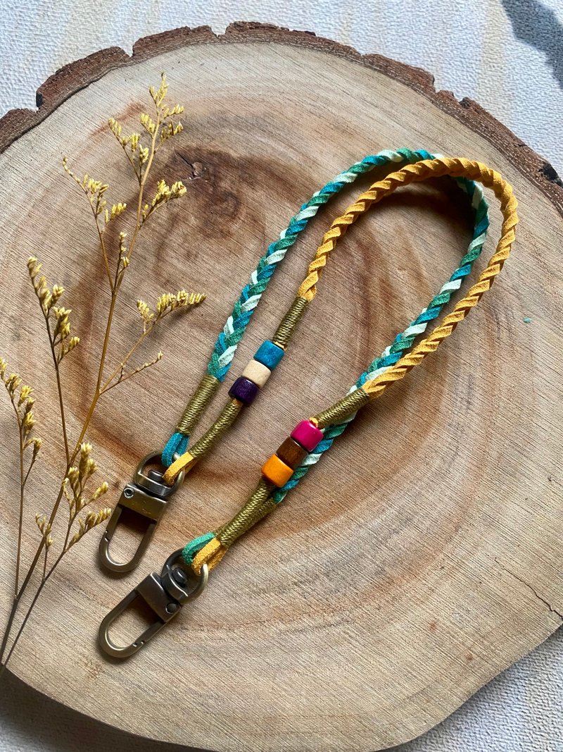 Braided Cell Phone Wrist Strap - เชือก/สายคล้อง - วัสดุอื่นๆ หลากหลายสี