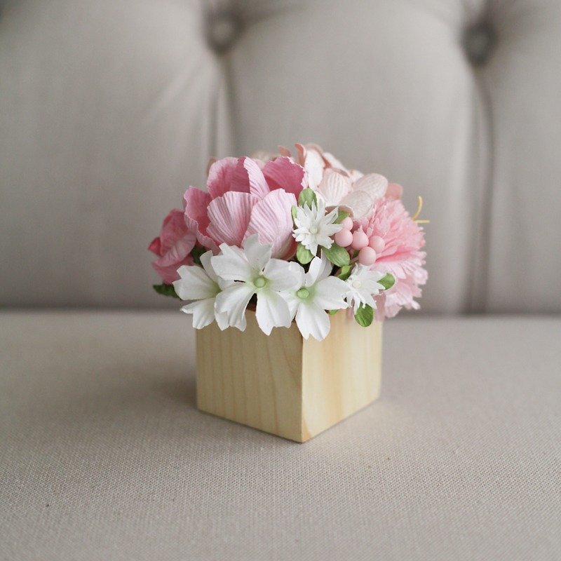 CP103 : Paper Flower Decoration Flower Mini Wooden Pot Sweet Pink Size 4"x5" - 擺飾/家飾品 - 紙 粉紅色
