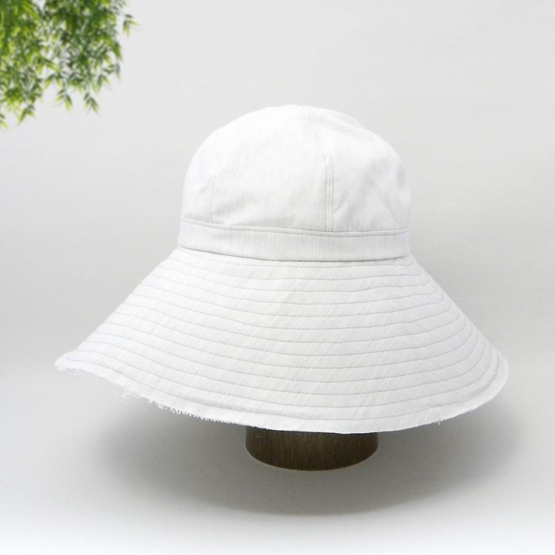 Round caperne that can co-ordinate roughly although it is an actress hat with a collar 【PL 1632-GY】 - หมวก - ผ้าฝ้าย/ผ้าลินิน ขาว