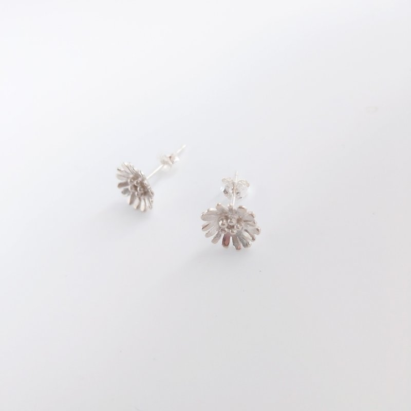 Pair of sterling silver sunflower ear pins - ต่างหู - โลหะ สีเงิน