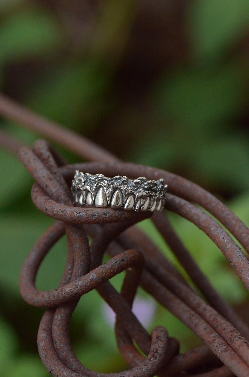 chin ring - General Rings - Silver Silver