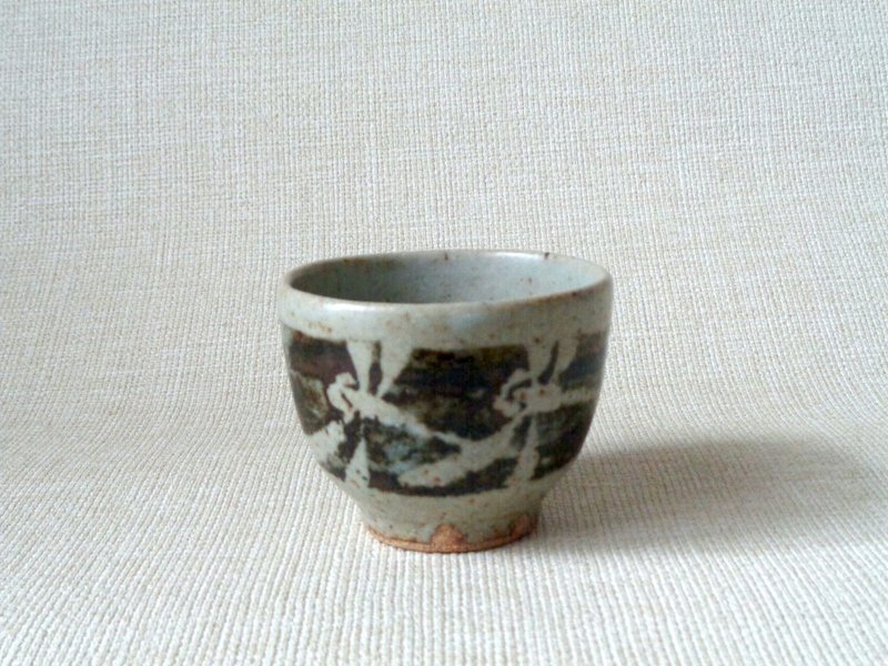 湯のみ 抜絵とんぼb - 茶壺/茶杯/茶具 - 陶 灰色