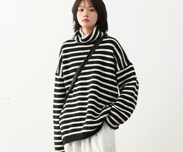 black and white: Women's Sweaters