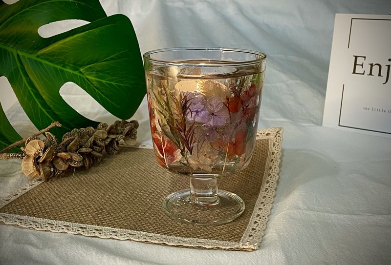 奧芃絲美學 香氛蠟燭 永生花燭杯 - 香氛/精油/擴香 - 蠟 粉紅色