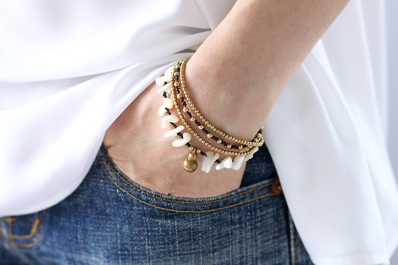  珍珠黃銅鏈手鍊編織串珠 - 手鍊/手環 - 其他金屬 金色