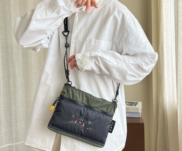 極美品✨CARRNEST　イントレチャート　ショルダーバッグ/斜めがけ　異素材 極美品✨CARRNEST イントレチャート ショルダーバッグ/斜めがけ