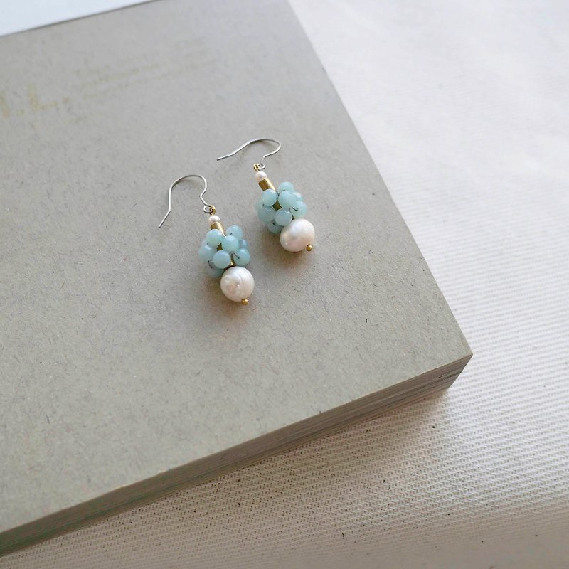 [Fruit] Blue Pearl Stone Bronze earrings - Earrings & Clip-ons - Pearl White