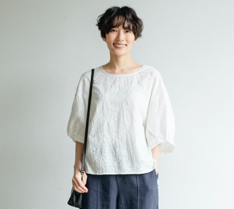 蓬鬆泡泡袖刺繡襯衫 親膚透氣 甜美優雅 100%純棉花漾款 230509-3 - 女上衣/長袖上衣 - 棉．麻 