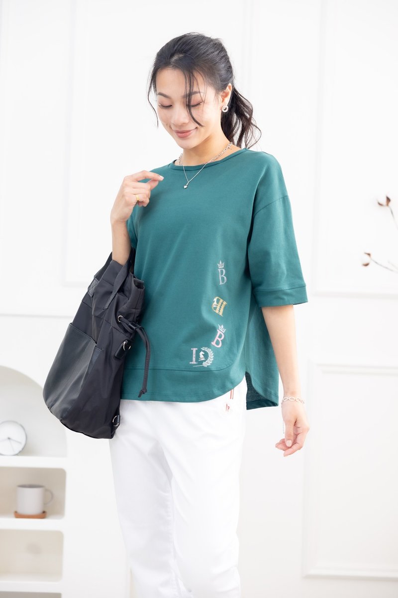 English symbol short sleeve top green - เสื้อยืดผู้หญิง - วัสดุอื่นๆ สีเขียว