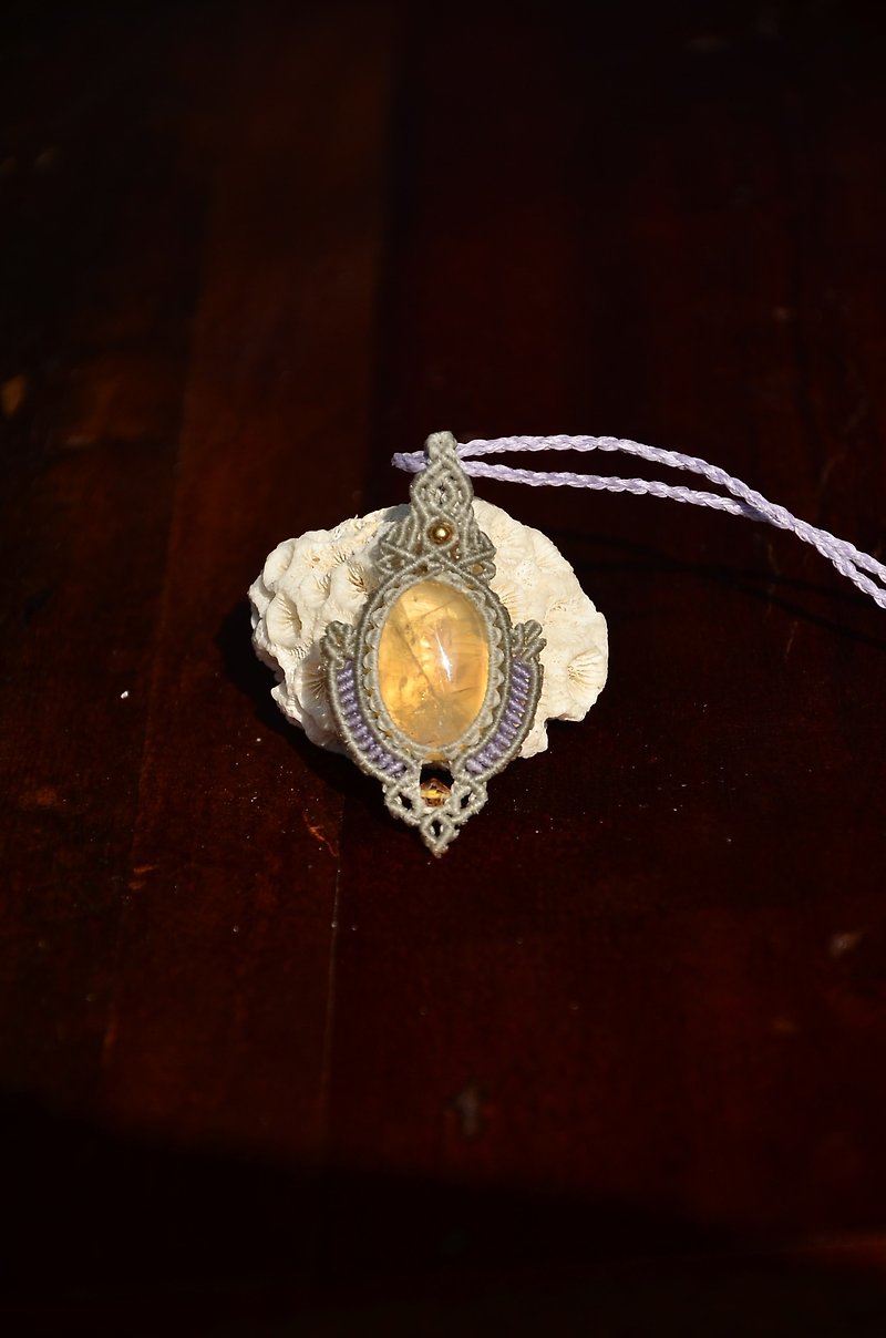 Citrine Macrame necklace - Necklaces - Gemstone Yellow