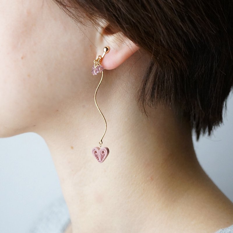 Heart Long Dangle Earrings / Light weight Paper Jewelry - ต่างหู - กระดาษ สึชมพู