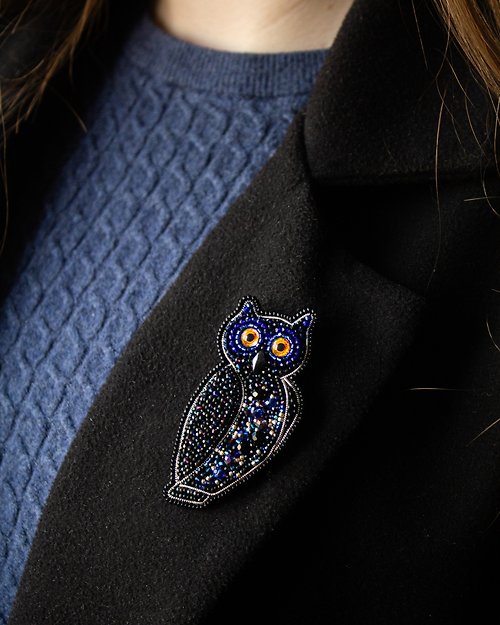 LarisaTeddyBear Owl brooch beaded, blue embroidered bird brooch for wizard, ravenclaw book lower