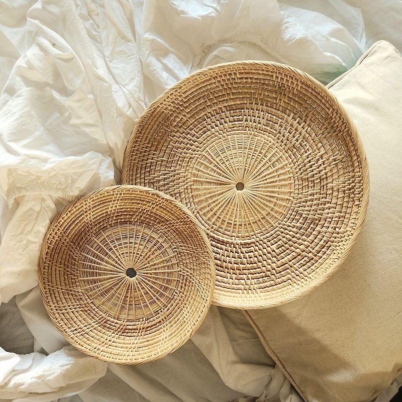 Round Rattan Plate-Small accessories tray-minimal basket-round rattan tray - กล่องเก็บของ - วัสดุอื่นๆ สีนำ้ตาล