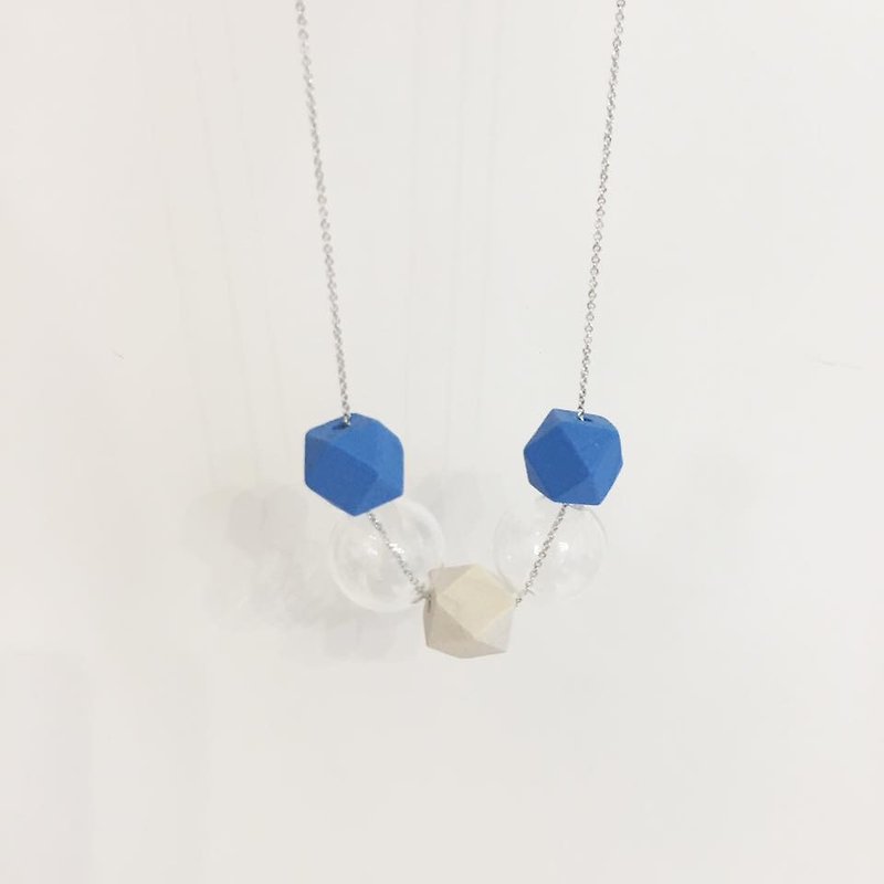 LaPerle summer baby blue geometric glass beads transparent bubble bead necklace necklace necklace necklace birthday gift Necklace - สร้อยติดคอ - แก้ว สีน้ำเงิน
