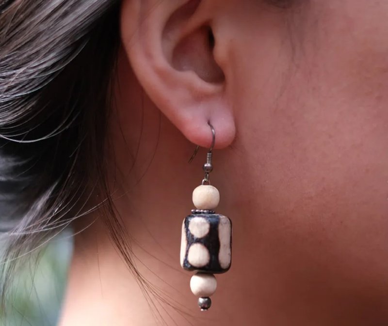 Honduras Handmade Pottery Earrings [Moon Night] Lanka Pottery - ต่างหู - ดินเผา สีดำ