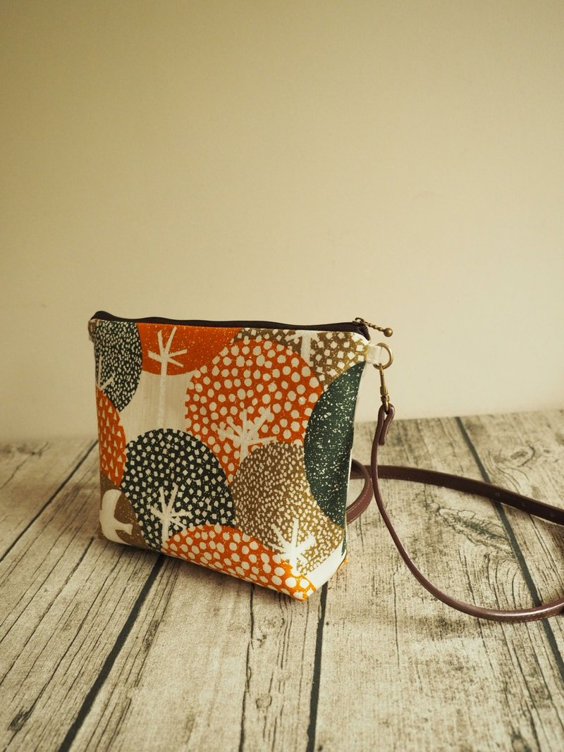 Handmade Elegant Japanese-Style Pattern Cross-Body Bag - กระเป๋าแมสเซนเจอร์ - ผ้าฝ้าย/ผ้าลินิน สีส้ม