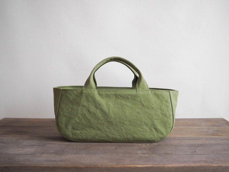 Made-to-order [ARMY DUCK] Round tote with lid Yokonaga Light Olive - Handbags & Totes - Cotton & Hemp Green