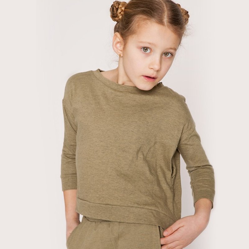 【Swedish Children's Clothing】Organic Lightweight Long Sleeve Top 2 Years Old to 12 Years Old Olive Green - เสื้อยืด - ผ้าฝ้าย/ผ้าลินิน สีเขียว