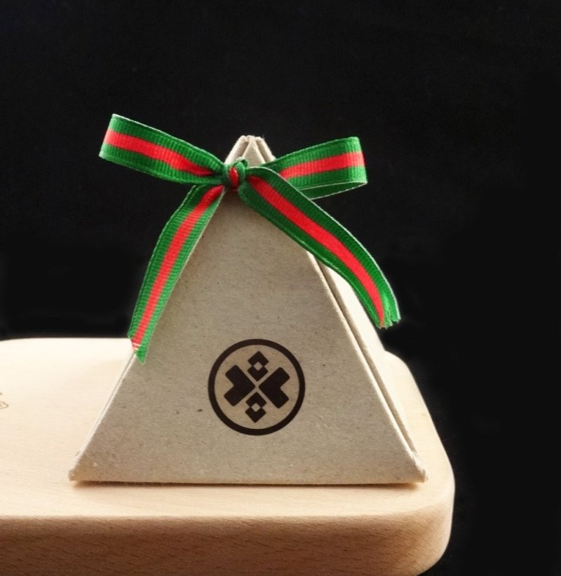 XOXO 歡樂耶誕金字塔小禮。瑪嚕小蛋糕三入。 限量 - 蛋糕/甜點 - 新鮮食材 