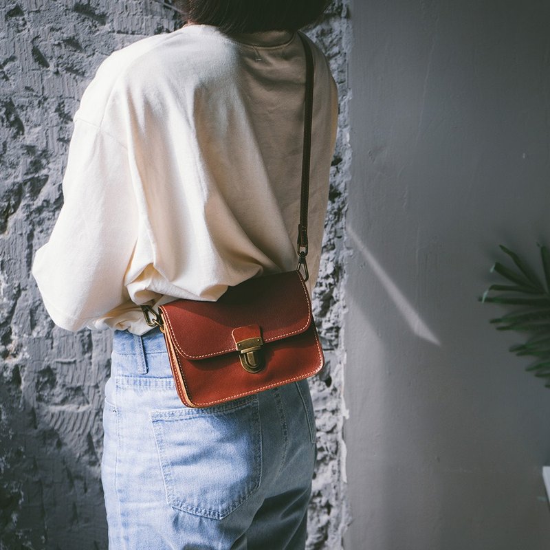 Genuine leather minimalist lightweight crossbody bag 8008-1 red Brown V - กระเป๋าแมสเซนเจอร์ - หนังแท้ สีแดง