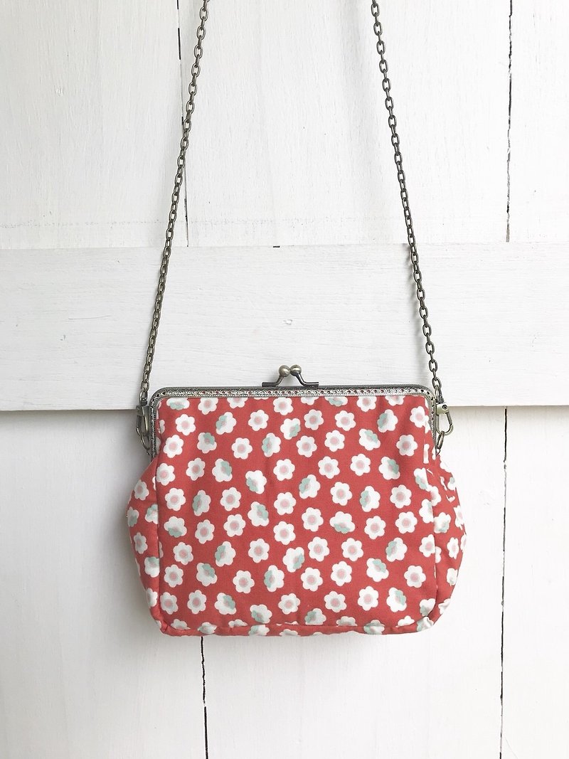 Cotton frame bag / Cosmetic bag - Messenger Bags & Sling Bags - Cotton & Hemp Red