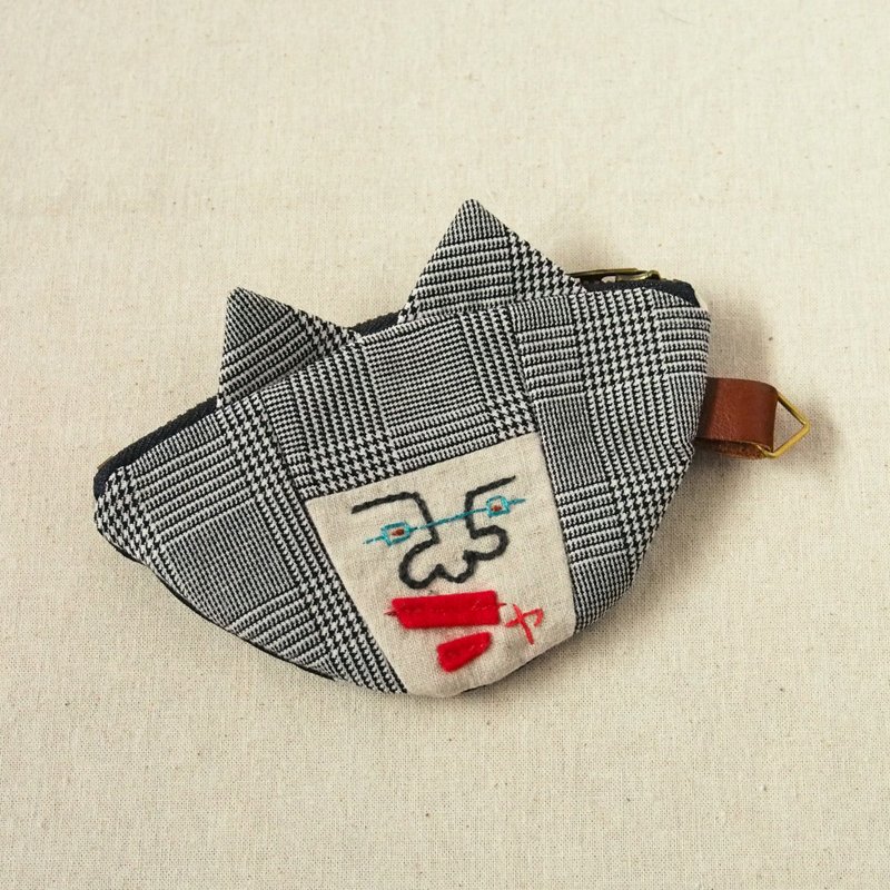 Coin purse with embroidered cat ears - กระเป๋าใส่เหรียญ - ผ้าฝ้าย/ผ้าลินิน สีเทา