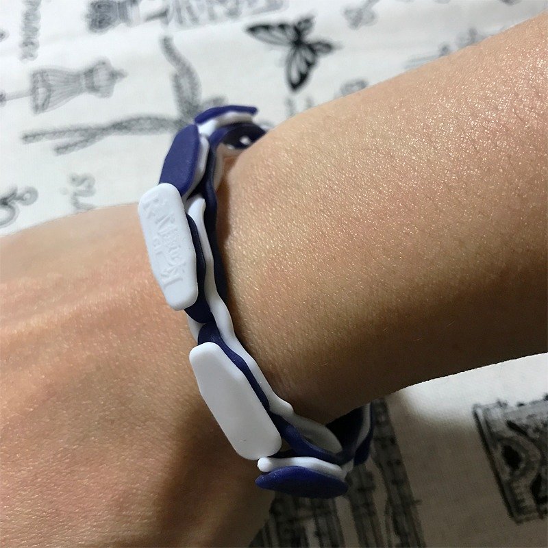 "Opera bracelet" white blue section [silicone material] - สร้อยข้อมือ - ซิลิคอน หลากหลายสี