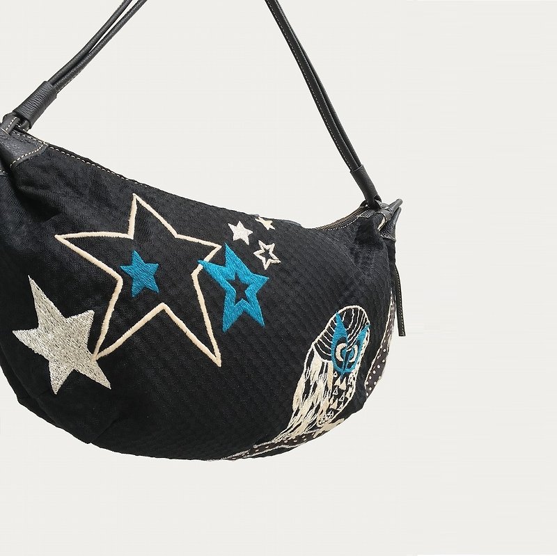 Owl embroidery · croissant bag - Messenger Bags & Sling Bags - Polyester Black