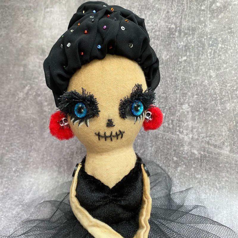 Cute  creepy doll . Halloween gift ideas . Goth doll . Weird gift . - 玩偶/公仔 - 棉．麻 黑色