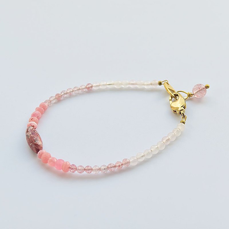 [The Fisherman and His Wife] strawberry pink crystal grain · · · leopard pattern of red Stone Stone bracelet - สร้อยข้อมือ - เครื่องประดับพลอย สึชมพู