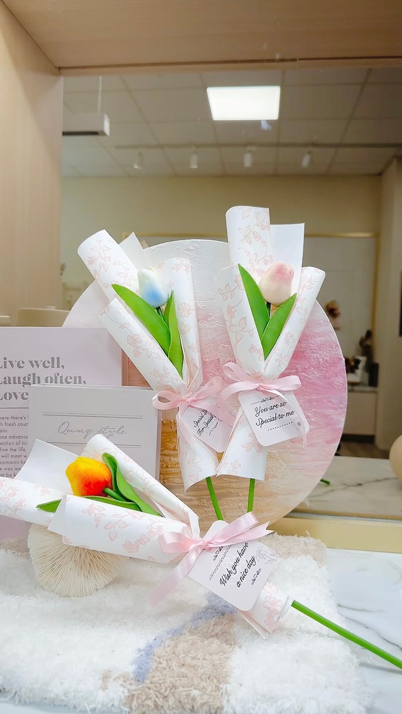 Simulated tulip bouquet/free customized English photo card writing - Dried Flowers & Bouquets - Sponge 