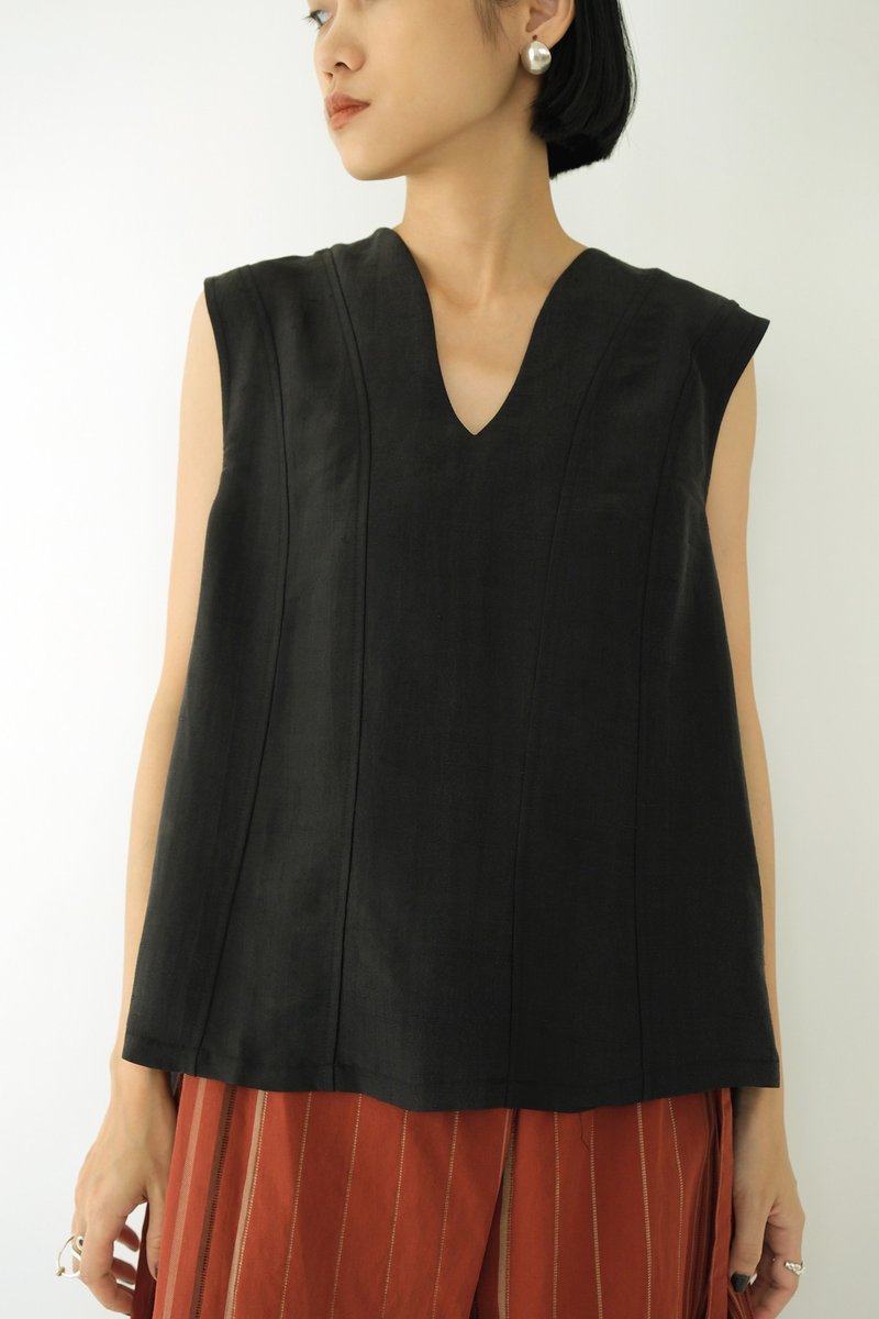 Sichuan Yi WEAR BEING silk patchwork vest jet black - เสื้อกั๊กผู้หญิง - ผ้าไหม สีดำ