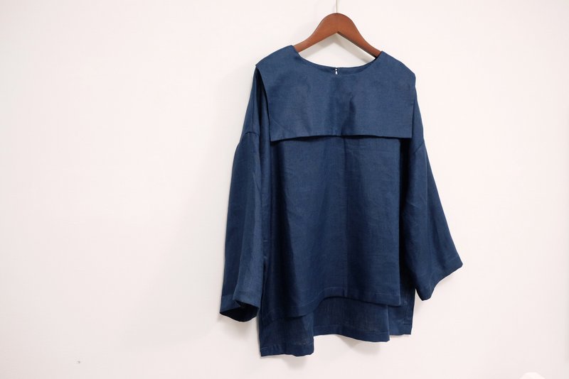 Navy collar off-shoulder three-quarter sleeve top/blue green Linen - Women's Tops - Cotton & Hemp Blue