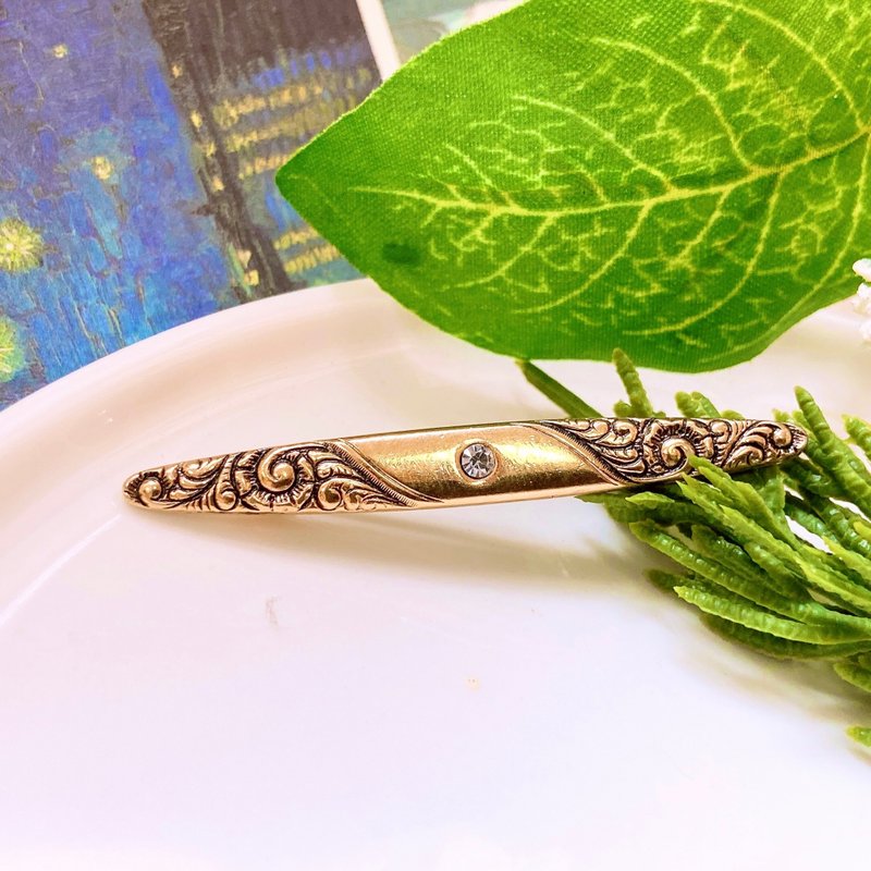 【西洋古董飾品】AVON 古典雕花花紋鑲嵌萊茵 胸針 胸章 - 胸針 - 貴金屬 金色